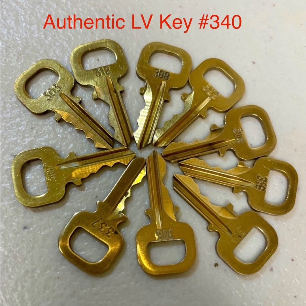 💯 Auth LV Spare Key #340